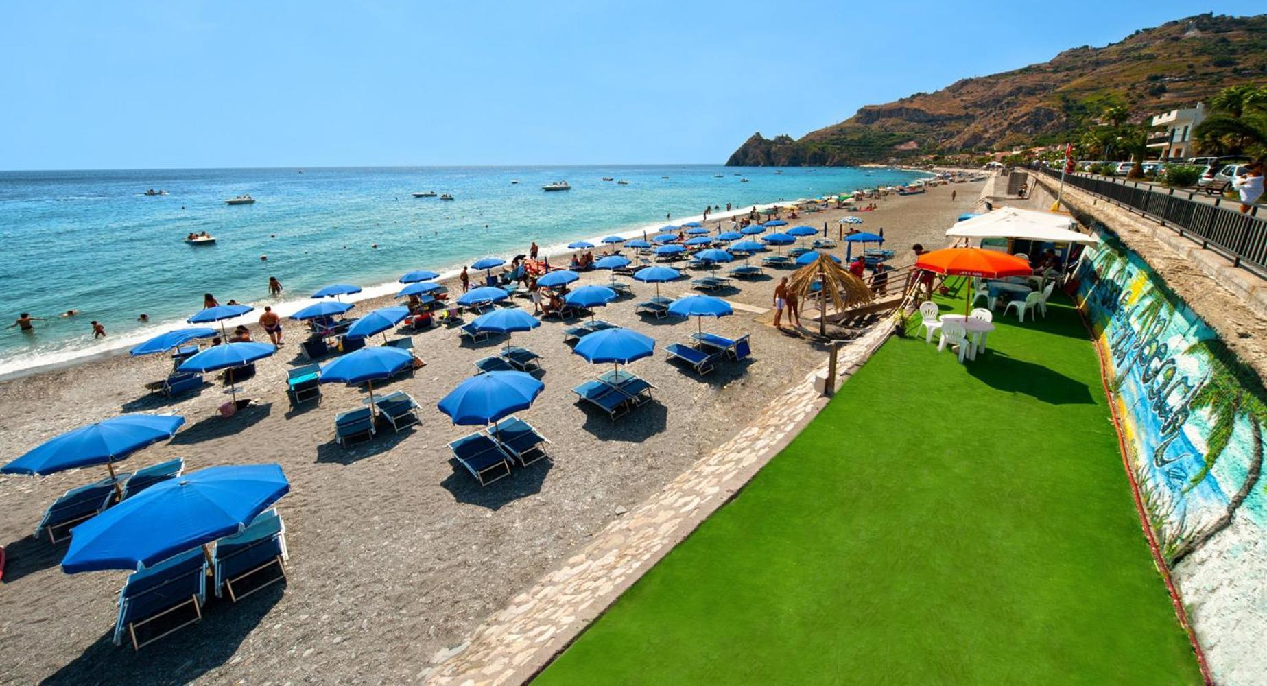 Hotel Solemar SantʼAlessio Siculo Екстериор снимка